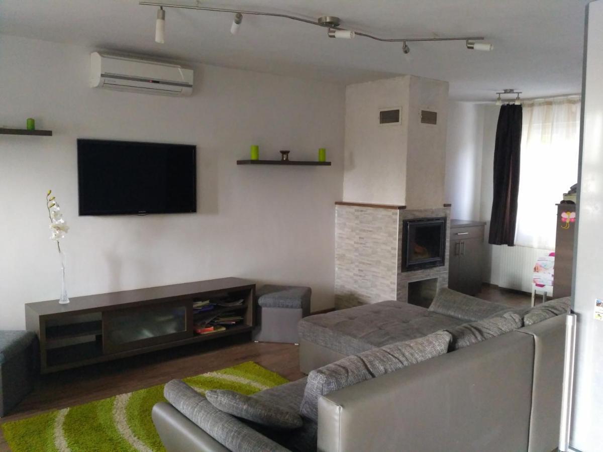 Family Holiday Apartman Nyiregyhaza Exterior photo