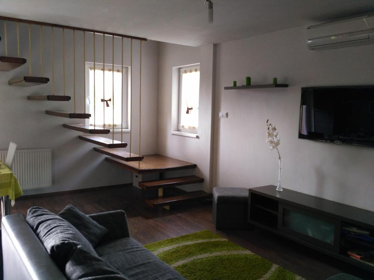Family Holiday Apartman Nyiregyhaza Exterior photo